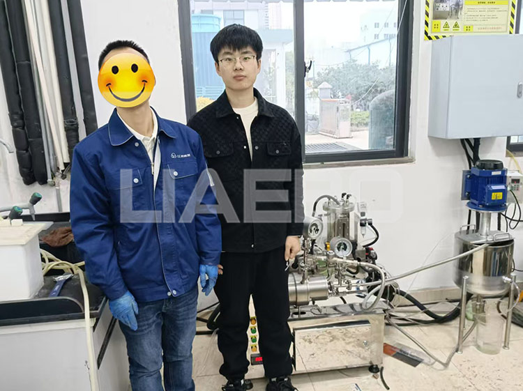江西某技術(shù)研究院有限公司，1L實(shí)驗(yàn)室砂磨機(jī)調(diào)試成功